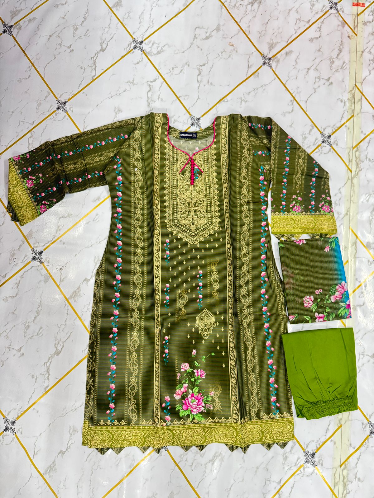 রেডি কটন থ্রি পিছ (নিজেস্ব)
